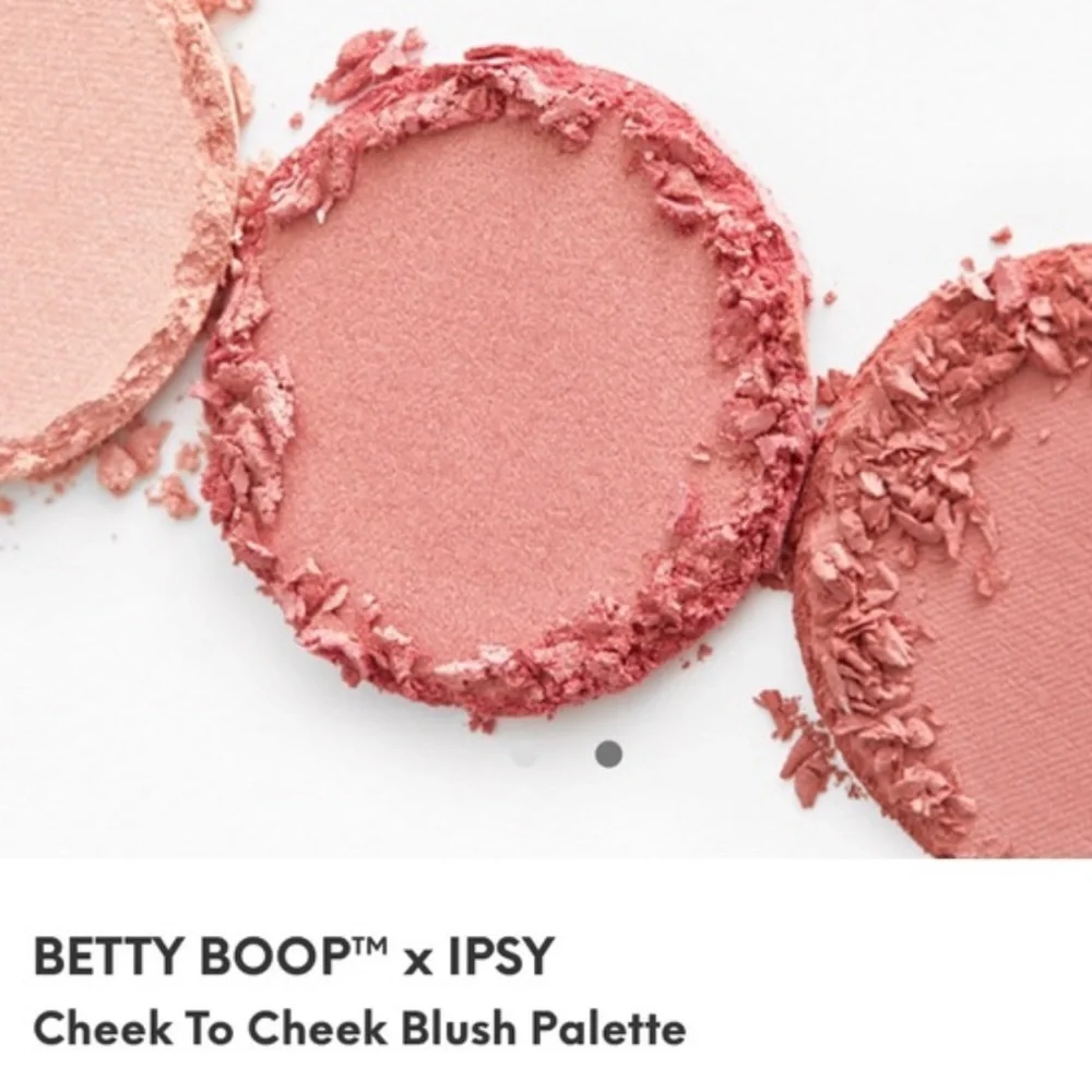 BETTY BOOP Blush Palette in You’re a Peach”